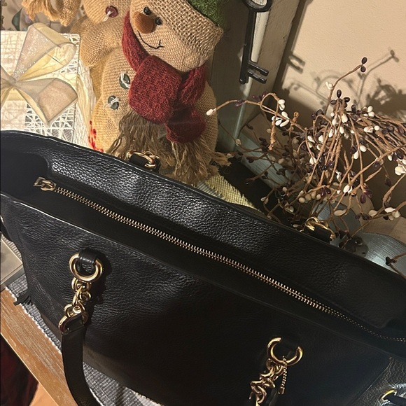 Coach Black Pebbled leather Tote with Gold Details - Picture 4 of 14